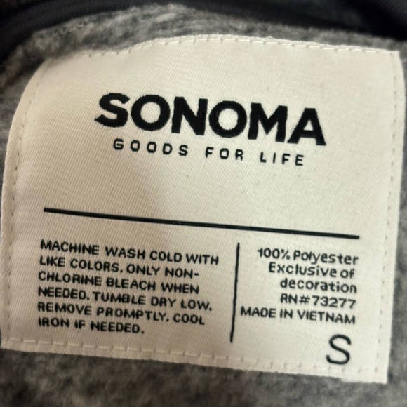 New with tags, men’s size small fleece jacket, #G917 - Picture 3 of 5